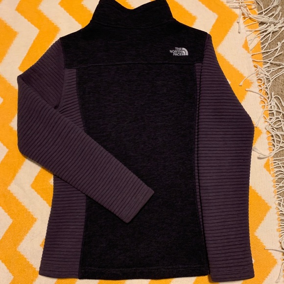 The North Face Zip up Sweater - Picture 5 of 7